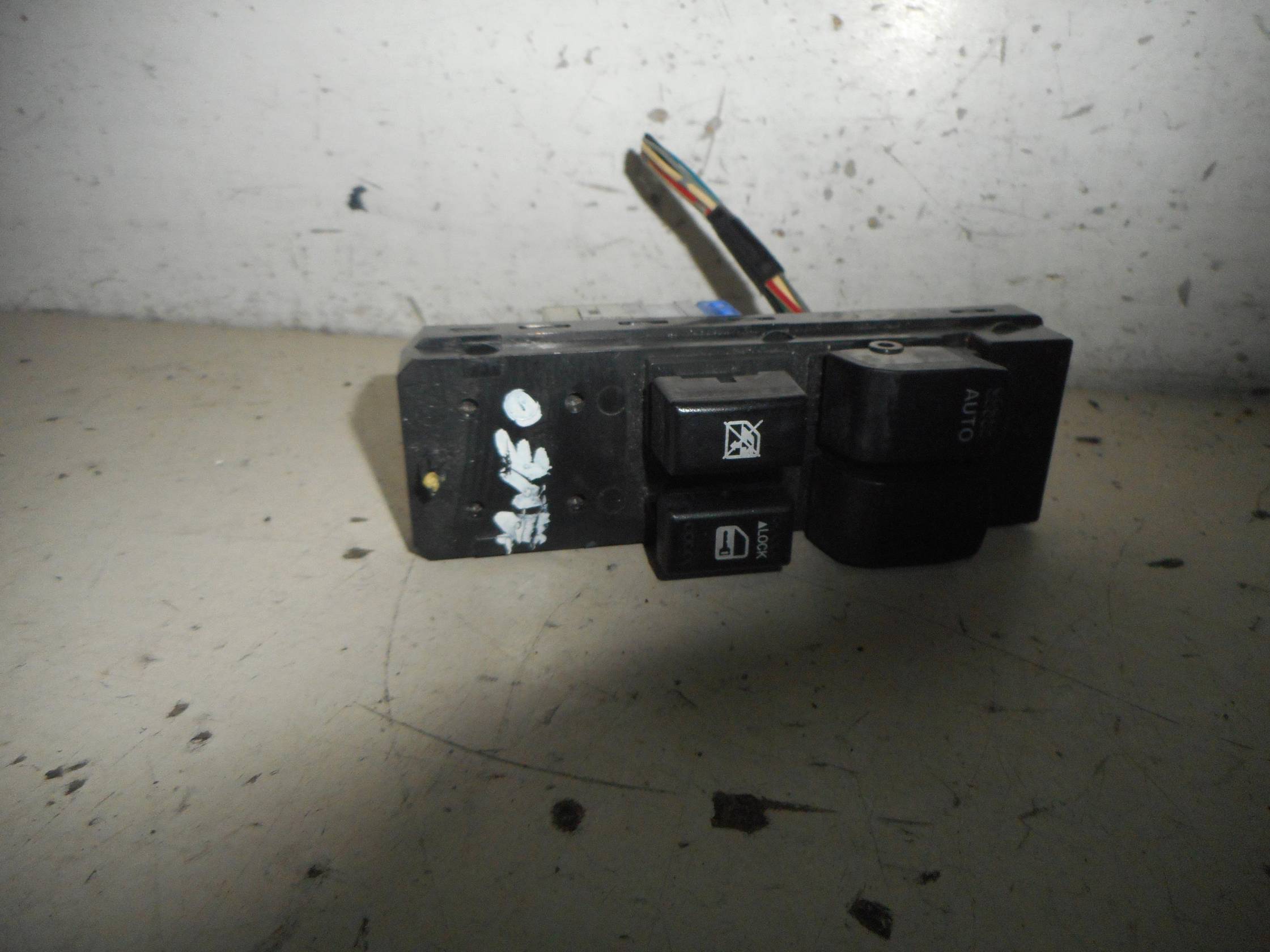 Interruttore alzacristalli porta ant.